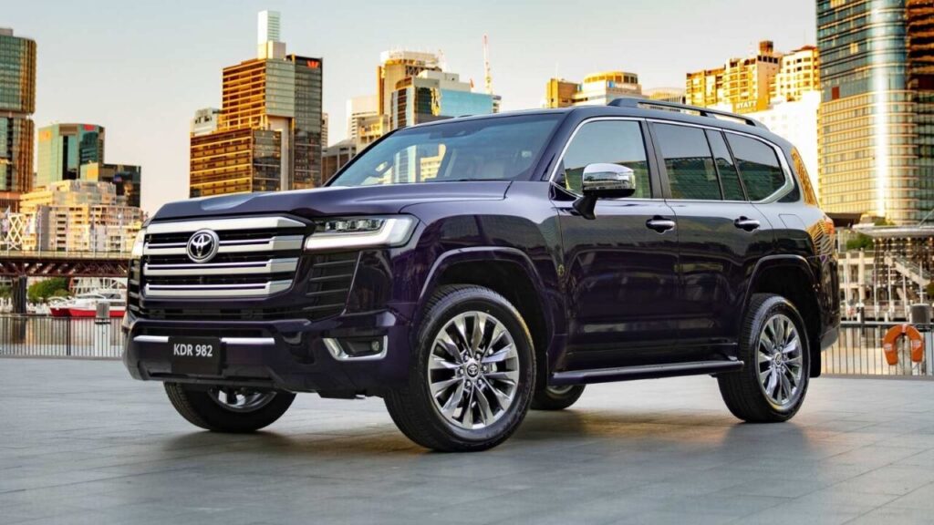 ਟੋਇਟਾ ਨੇ ਇੰਨੀ ਸ਼ਕਤੀਸ਼ਾਲੀ SUV ਲਿਆਂਦੀ ਹੈ ਕਿ ਫਾਰਚੂਨਰ ਵੀ ਇਸ ਦੇ ਸਾਹਮਣੇ ਲੱਗਦਾ ਹੈ ਖਿਡੌਣਾ , ਇਸ ਦੀਆਂ ਵਿਸ਼ੇਸ਼ਤਾਵਾਂ ਦੇਖ ਕੇ ਤੁਸੀਂ ਹੈਰਾਨ ਰਹਿ ਜਾਓਗੇ