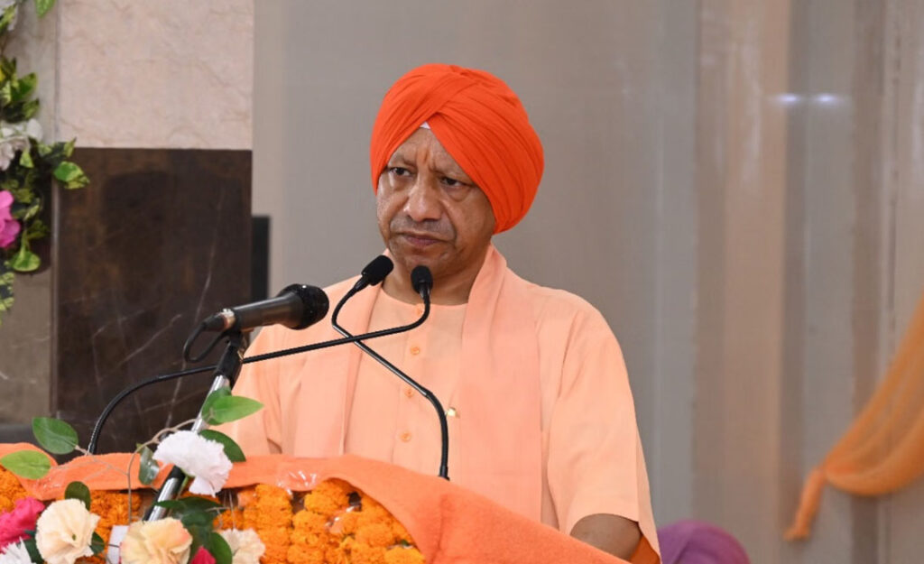 ਸੀਐਮ ਯੋਗੀ ਨੇ ਗੋਰਖਪੁਰ ਵਿੱਚ ਕਿਹਾ, ਸਿੱਖ ਗੁਰੂਆਂ ਨੇ ਆਪਣੀ ਕੁਰਬਾਨੀ ਨਾਲ ਸਨਾਤਨ ਦੀ ਰੱਖਿਆ ਕੀਤੀ