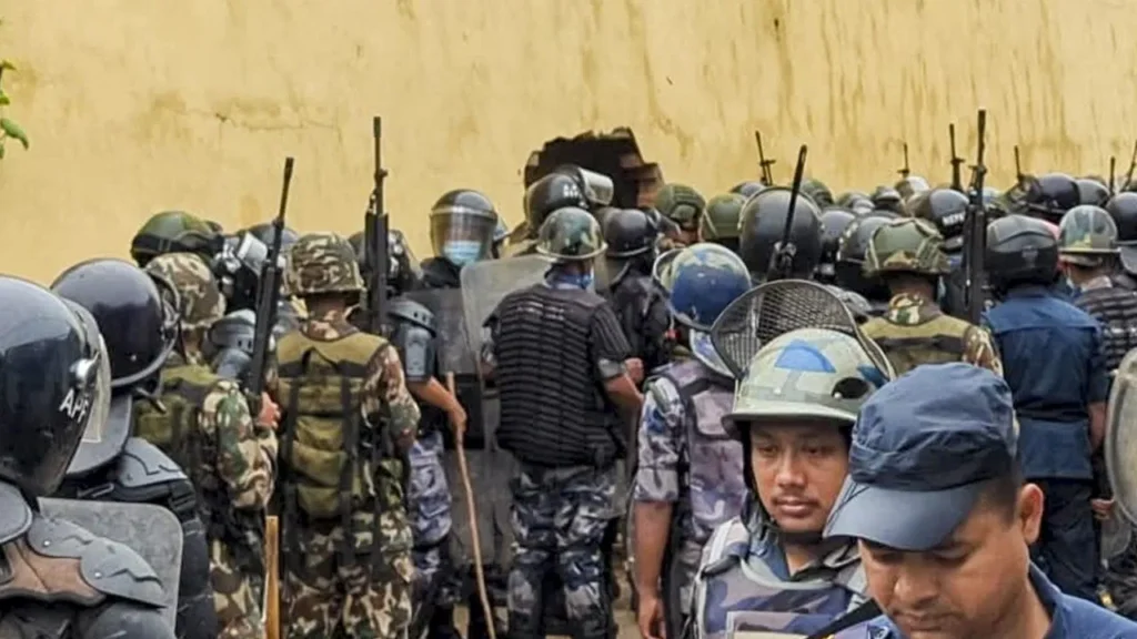 ਅੰਦੋਲਨ ਤੋਂ ਬਾਅਦ ਨੇਪਾਲ ਪੁਲਿਸ ਇਨ੍ਹਾਂ 12500 ਲੋਕਾਂ ਨੂੰ ਕਿਉਂ ਲੱਭ ਰਹੀ ਹੈ?