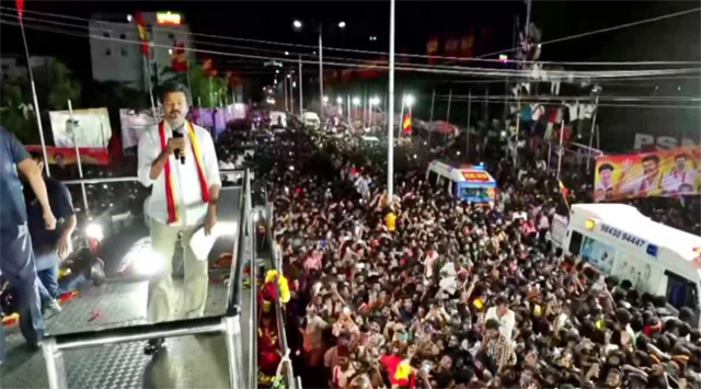 ਸਾਊਥ ਸੁਪਰਸਟਾਰ ਵਿਜੇ ਥਾਲਾਪਤੀ ਦੀ ਰੈਲੀ ਵਿੱਚ ਭਗਦੜ, 33 ਲੋਕਾਂ ਦੀ ਮੌਤ, 50 ਗੰਭੀਰ ਜ਼ਖਮੀ