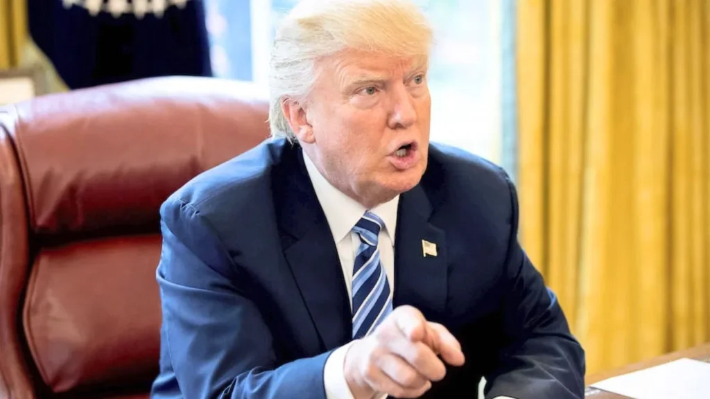 ਕੀ ਟਰੰਪ ਜੰਗ ਲਈ ਇੱਕ ਨਵਾਂ ਮੋਰਚਾ ਤਿਆਰ ਕਰ ਰਿਹਾ ਹੈ? ਵੈਨੇਜ਼ੁਏਲਾ ਨੇੜੇ ਤਾਇਨਾਤ ਦੁਨੀਆ ਦਾ ਸਭ ਤੋਂ ਵੱਡਾ ਜੰਗੀ ਜਹਾਜ਼