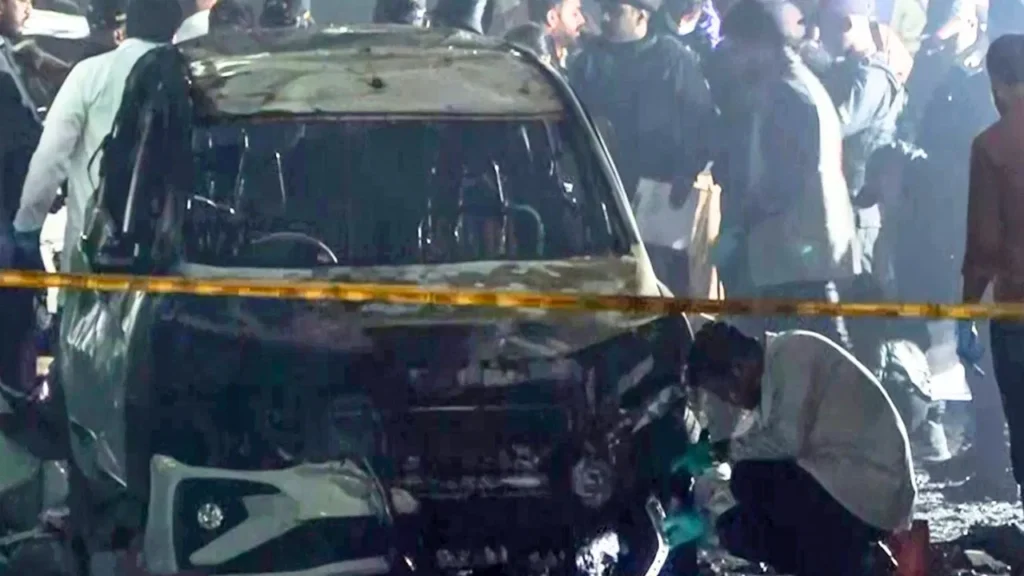 ਕੀ ਦਿੱਲੀ ਧਮਾਕਾ ਆਤਮਘਾਤੀ ਹਮਲਾ ਹੈ? ਪੁਲਵਾਮਾ ਪਹੁੰਚੀ ਜਾਂਚ, ਕਾਰ ਮਾਲਕ ਹਿਰਾਸਤ ਵਿੱਚ, ਮਾਮਲਾ ਦਰਜ