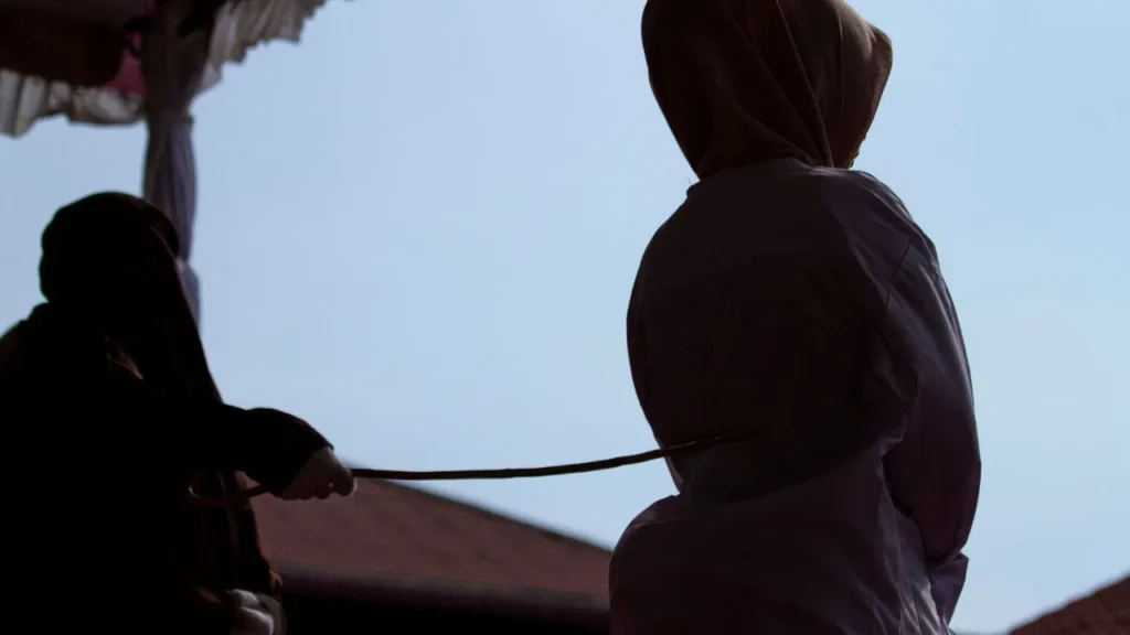 ਭਾਰਤ ਹੀ ਨਹੀਂ, ਸਿੰਗਾਪੁਰ ਵੀ ਧੋਖਾਧੜੀ ਤੋਂ ਪਰੇਸ਼ਾਨ ਹੈ, ਹੁਣ ਉਸ ਨੇ ਦੋਸ਼ੀਆਂ ਨੂੰ ਕੋੜੇ ਮਾਰਨ ਦਾ ਕੀਤਾ ਫੈਸਲਾ