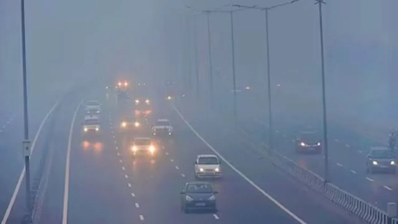 ਦਿੱਲੀ ਵਿੱਚ ਦਮ ਘੁੱਟਣ ਵਾਲੀ ਹਵਾ ਨੇ ਮਚਾਇਆ ਕਹਿਰ, ਇਨ੍ਹਾਂ ਇਲਾਕਿਆਂ ਵਿੱਚ AQI 500 ਦੇ ਨੇੜੇ ਪਹੁੰਚਿਆ, ਵਿਗੜੇ ਹਾਲਾਤ