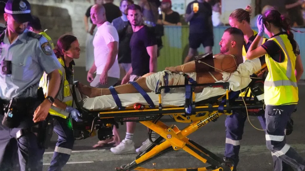 3 ਨਿਸ਼ਾਨੇਬਾਜ਼, 2000 ਲੋਕਾਂ ਦੀ ਭੀੜ… ਸਿਡਨੀ ਵਿੱਚ 20 ਮਿੰਟ ਦੀ ਮੌਤ ਦੀ ਖੇਡ। ਯਹੂਦੀਆਂ ਨੂੰ ਨਿਸ਼ਾਨਾ ਕਿਉਂ ਬਣਾਇਆ ਗਿਆ?