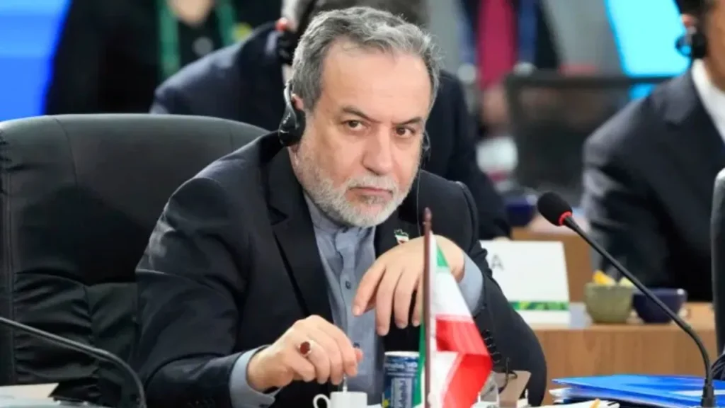 ਈਰਾਨ ਦੇ ਦਰਵਾਜ਼ੇ 'ਤੇ ਅਮਰੀਕੀ ਜੰਗੀ ਜਹਾਜ਼! ਤਹਿਰਾਨ ਨੇ ਕਿਹਾ, "ਅਸੀਂ ਗੱਲਬਾਤ ਲਈ ਤਿਆਰ।"