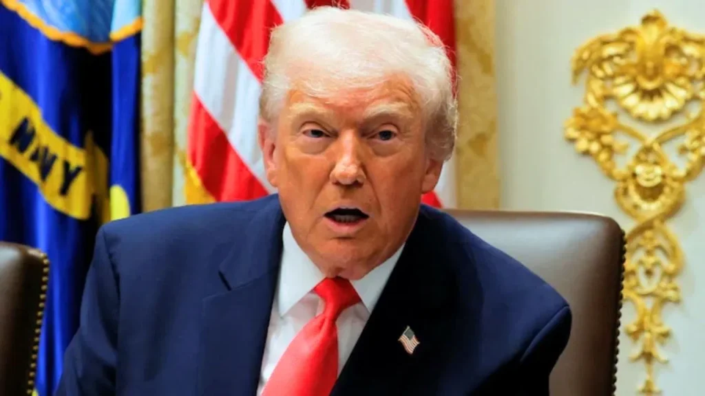 ਟਰੰਪ ਨੇ ਈਰਾਨ ਨਾਲ ਕਾਰੋਬਾਰ ਕਰਨ ਵਾਲੇ ਦੇਸ਼ਾਂ 'ਤੇ 25% ਟੈਰਿਫ ਲਗਾਉਣ ਦੀ ਧਮਕੀ ਦਿੱਤੀ