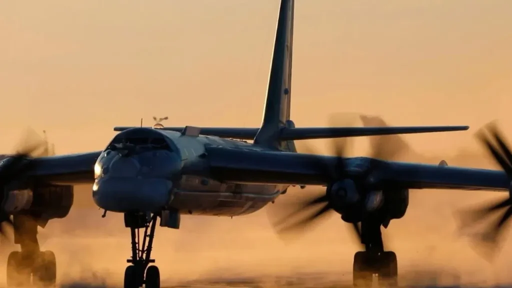 ਰੂਸ-ਜਾਪਾਨ ਟਕਰਾਅ: 3 ਰੂਸੀ ਪ੍ਰਮਾਣੂ ਜਹਾਜ਼ 11 ਘੰਟੇ ਤੱਕ ਜਾਪਾਨ ਵਿੱਚ ਕਿਉਂ ਉੱਡਦੇ ਰਹੇ?