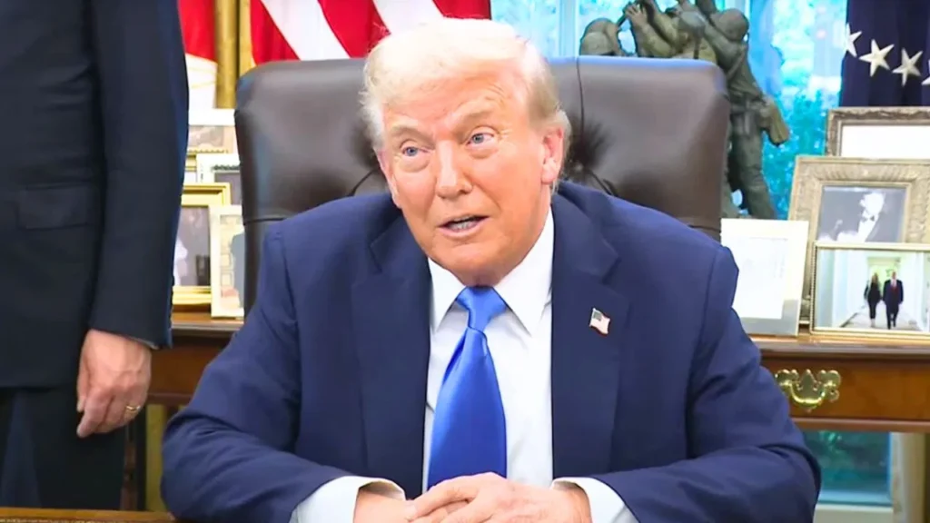 ਜੰਗ ਜ਼ੋਰਾਂ 'ਤੇ ਸੀ ਅਤੇ ਜਹਾਜ਼ ਡੇਗੇ ਜਾ ਰਹੇ ਸਨ, ਫਿਰ ਮੈਂ ਭਾਰਤ-ਪਾਕਿਸਤਾਨ ਨਾਲ ਗੱਲ ਕੀਤੀ… ਟਰੰਪ ਨੇ ਫਿਰ ਲਿਆ ਕ੍ਰੈਡਿਟ।"