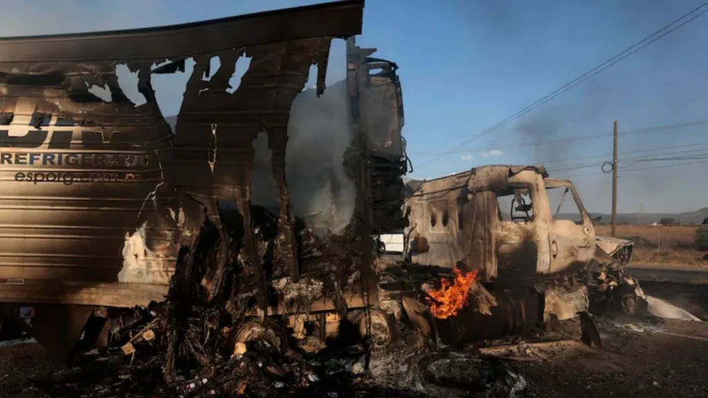 ਮੈਕਸੀਕੋ ਹਿੰਸਾ: ਡਰੱਗ ਮਾਫੀਆ 'ਐਲ ਮੇਂਚੋ' ਦੀ ਮੌਤ ਤੋਂ ਬਾਅਦ ਹਿੰਸਾ ਦੀ ਅੱਗ ਵਿੱਚ ਸੜਿਆ ਮੈਕਸੀਕੋ, 73 ਲੋਕਾਂ ਦੀ ਗਈ ਜਾਨ