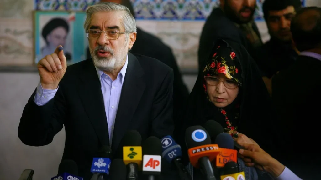 ਪਿੱਛੇ ਰਹਿ ਗਿਆ ਪਹਿਲਵੀ, ਹੁਸੈਨ ਮੌਸਾਵੀ ਨੇ ਸੰਭਾਲ ਲਈ ਈਰਾਨ ਵਿੱਚ ਬਗਾਵਤ ਦੀ ਜ਼ਿੰਮੇਵਾਰੀ ...ਉਹ ਕੌਣ ਹੈ?