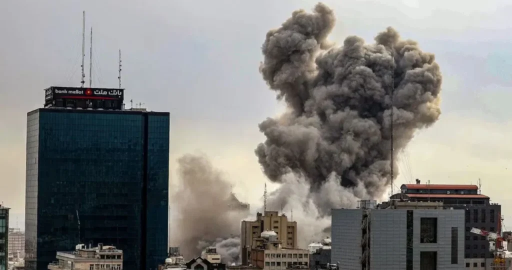 ਦੋਸਤੀ ਦਾ ਹਵਾਲਾ ਦਿੰਦਾ ਰਹਿ ਗਿਆ ਪਾਕਿਸਤਾਨ, ਫਿਰ ਵੀ ਨਹੀਂ ਮੰਨਿਆ ਈਰਾਨ ਤੇ ਕਰ ਦਿੱਤਾ ਸਾਊਦੀ 'ਤੇ ਹਮਲਾ।